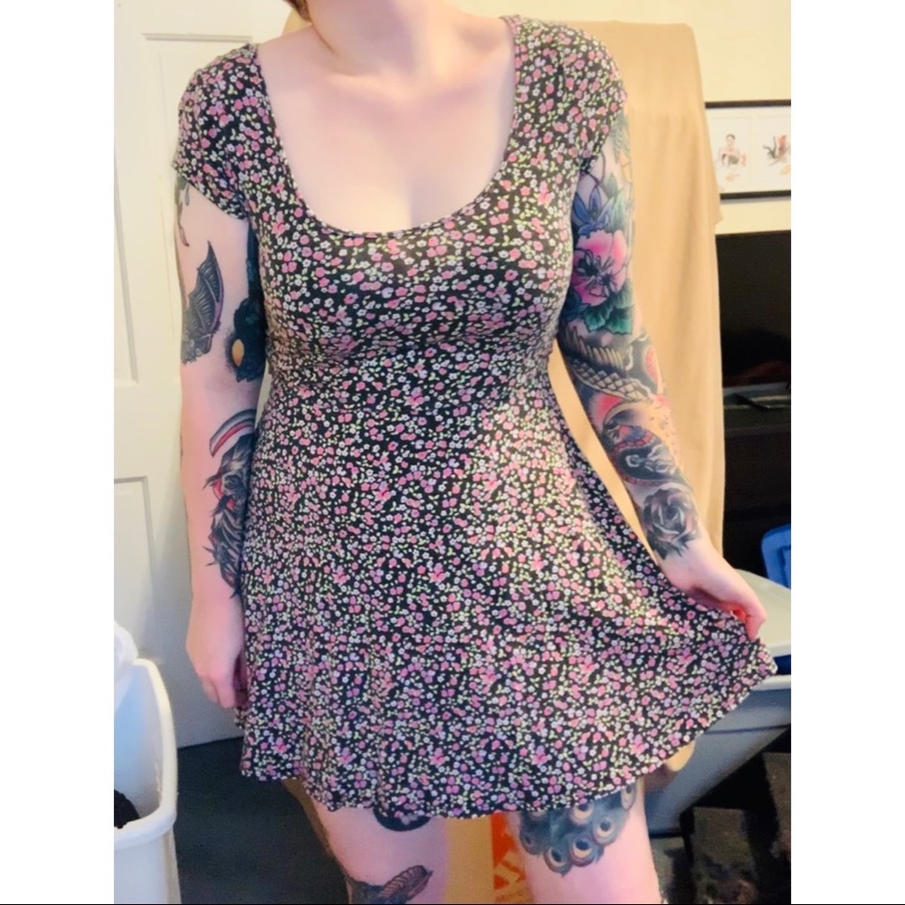 American Eagle Floral Skater Dress Size Medium
